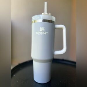 Stanley 40 oz Quencher in Gray